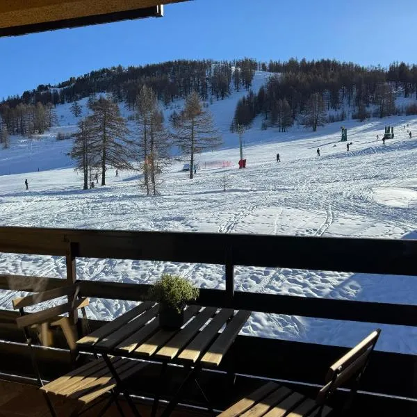 Cosy Apartment in the Mountain Charme,位于蒙热内夫尔的酒店