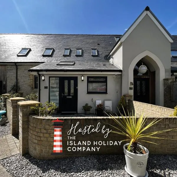 5 Old School Mews Shanklin, hotel in Shanklin