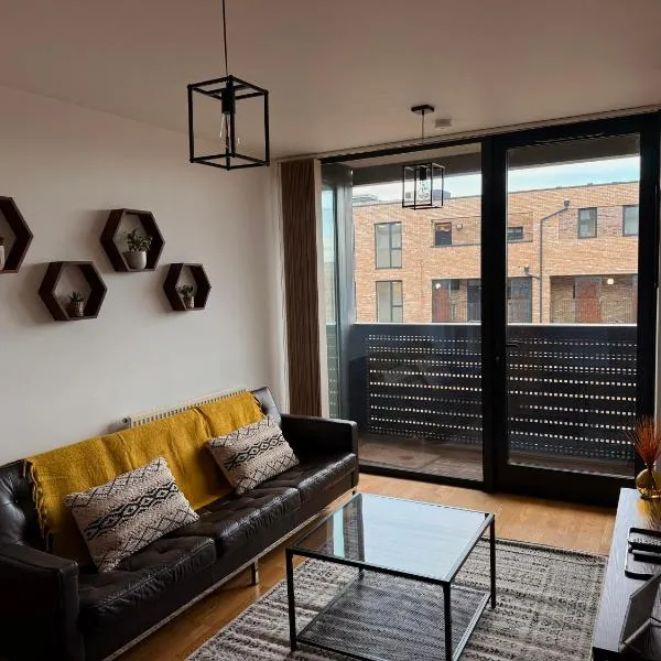 Modern 1 Bed Flat in Central London 7 Mins Walk to Elephant and Castle Tube Station, hotel in London