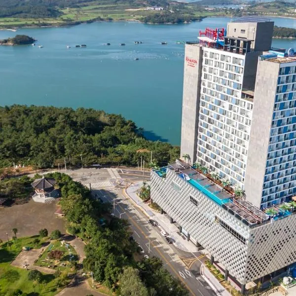 Ramada Plaza by Wyndham Dolsan Yeosu, hotel em Yeosu
