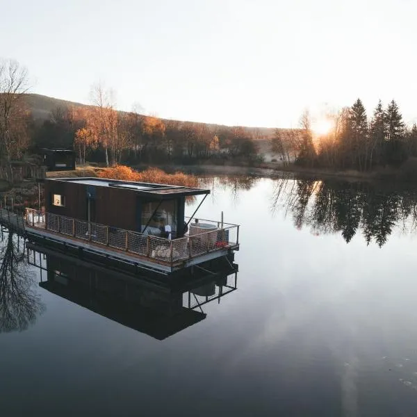 Bleu Minuit La Rive Etoilée, ξενοδοχείο σε Thézillieu