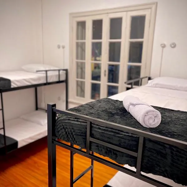 Urban Nomad Hostel and Food Av Paulista, hotel di São Paulo