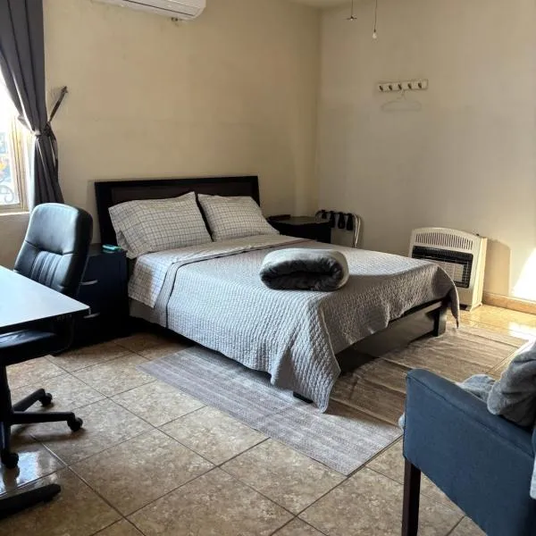 Habitación Roble, cómoda y espaciosa, hotel in Saltillo