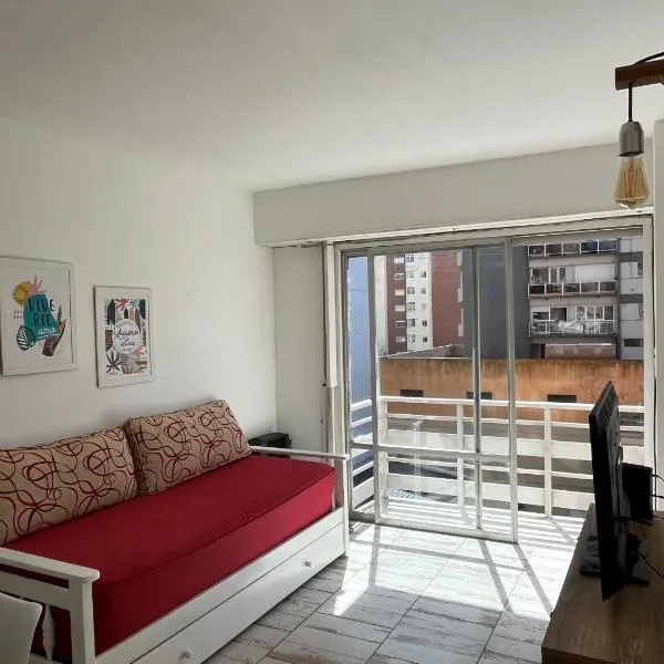 Departamento en Mar del Plata, Zona La Perla, hotel in Mar del Plata