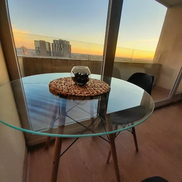 Departamento en el centro de Chillán con estacionamiento, 709, hotel in Chillán