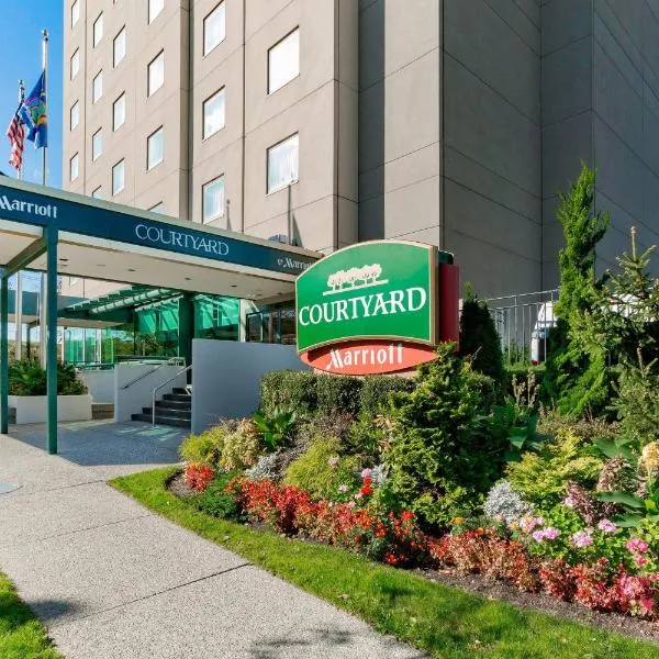 Courtyard by Marriott New York JFK Airport, khách sạn ở Queens