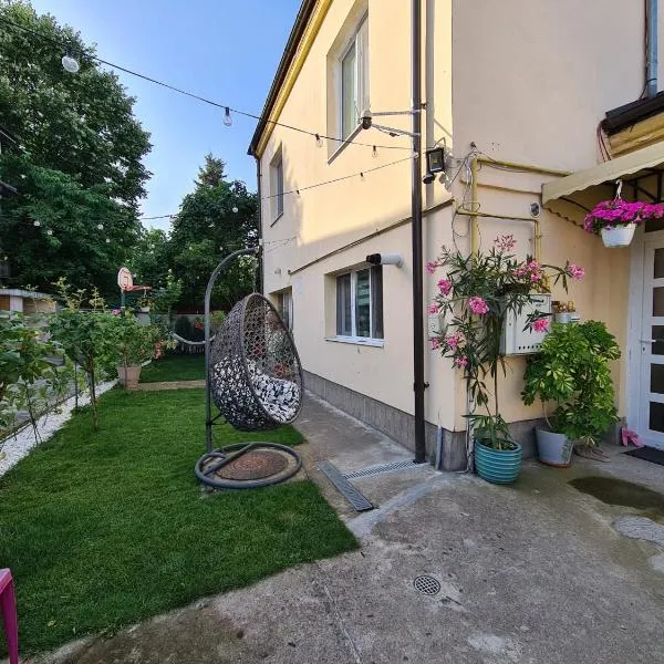 Guesthouse Citycenter, hotel in Craiova