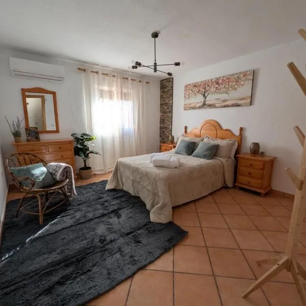 Casa rural el olivar Chumi, מלון בMiraelrio