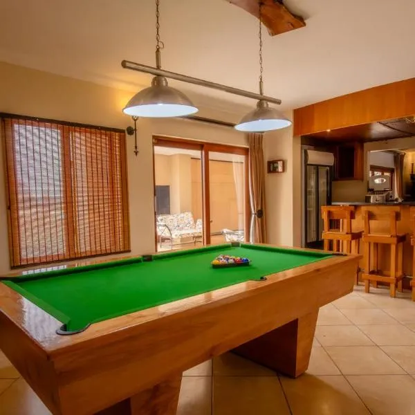 Zebula Golf and Wildlife Estate - Owl's Haven Pax 10 - Moi Signature Luxury villa, hotel in Mabula