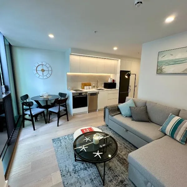 Brand New CBD High Rise 1 Bed With Ocean View on the Doorstep of Courtenay Place, hotel in Wellington