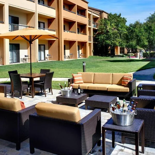 Courtyard Toledo Airport Holland, hotel a Holland