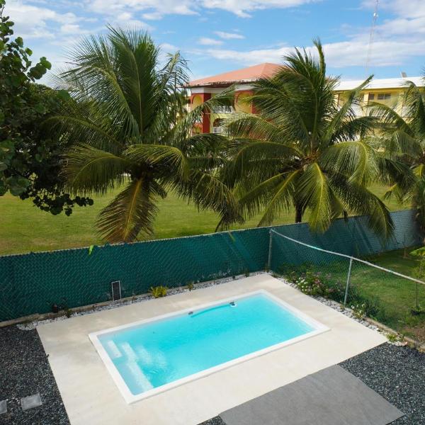 Spacious and Modern Beach House With Pool, Carrizales