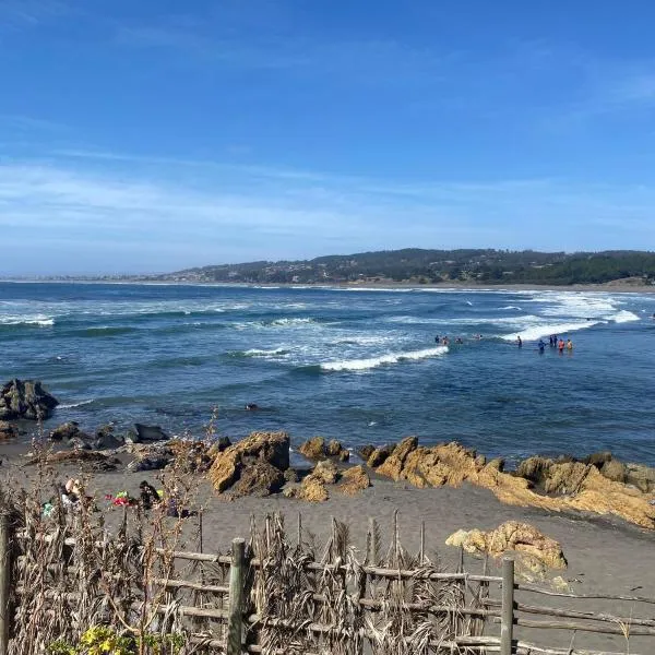 Beach Surf Front-Mareva House, hotel en Pichilemu