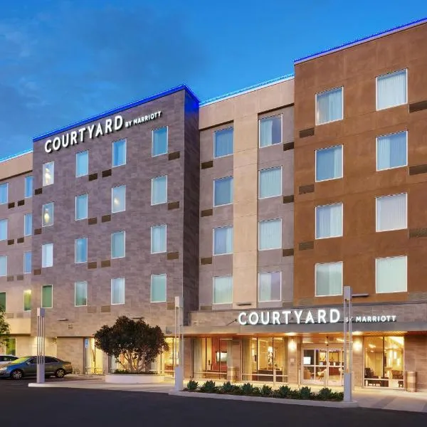 Viesnīca Courtyard by Marriott Los Angeles LAX/Hawthorne pilsētā Havtorna