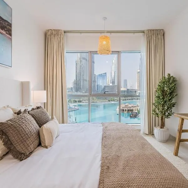 the 'Byron Bay' Condo - Coastal 2BR - Executive Burj Khalifa Suite, hotel din Dubai