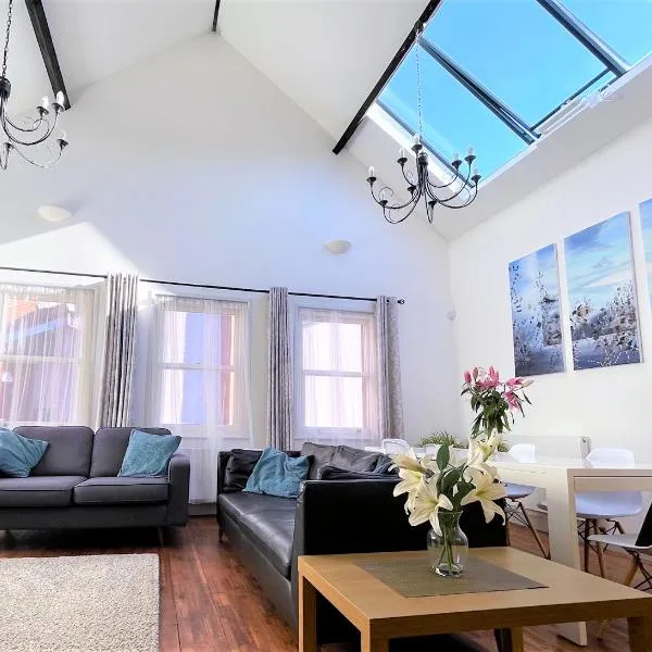 The Old Coach House: Luxury Harbourside Apartment, hotel v destinaci Bristol