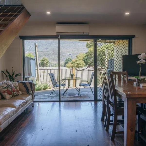 Halls Gap Escape Townhouses, hotel in Halls Gap