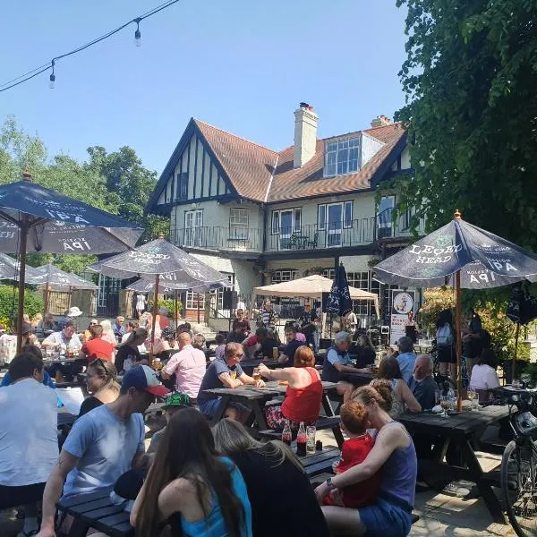 The Weir Hotel, Hotel in Walton-on-Thames