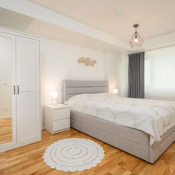 2 bedroom Family Apartment near Spa Tervise Paradiis, hotel v destinaci Pärnu