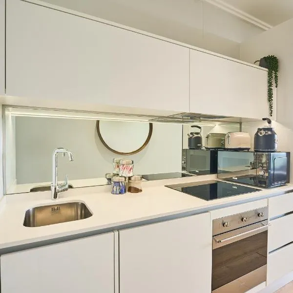 8's at Ellipse Waterfall, ξενοδοχείο σε Midrand