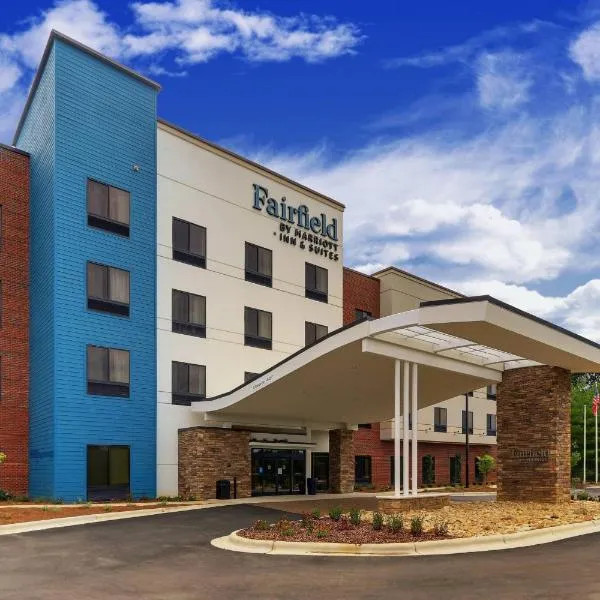 Fairfield Inn & Suites by Marriott Asheville Weaverville, hotel v destinaci Weaverville