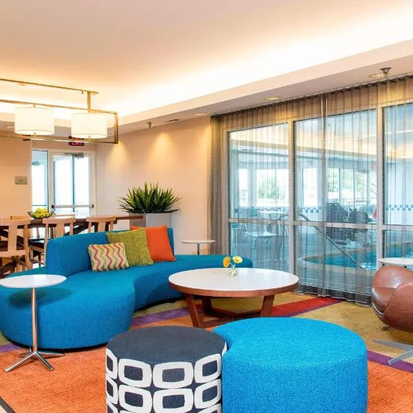 Fairfield Inn & Suites by Marriott Bloomington, hôtel à Bloomington