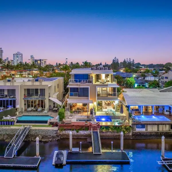 3 m Luxury Waterfront Villa in Paradise Pets Welcome, hotel in Gold Coast