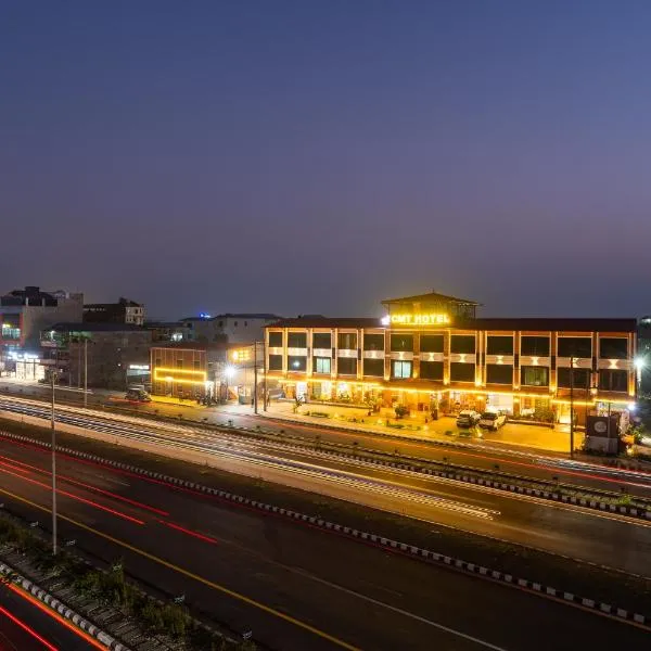 Chitwan Midtown Hotel, hôtel à Bharatpur