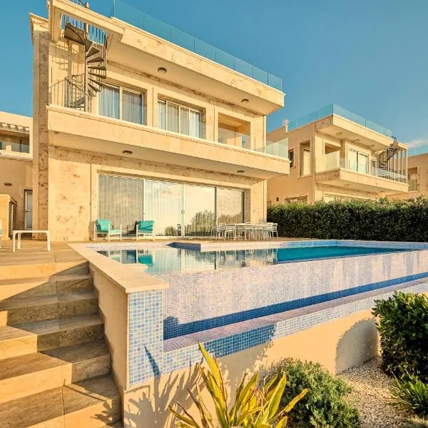 Olymp Luxury Villa C - Seafront Elegance with Infinity Pool and Exclusive Lifestyle, hotell sihtkohas Kissonerga