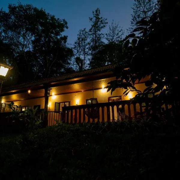 Yaala - Coorg Riverside Retreat, hotel in Napoklu