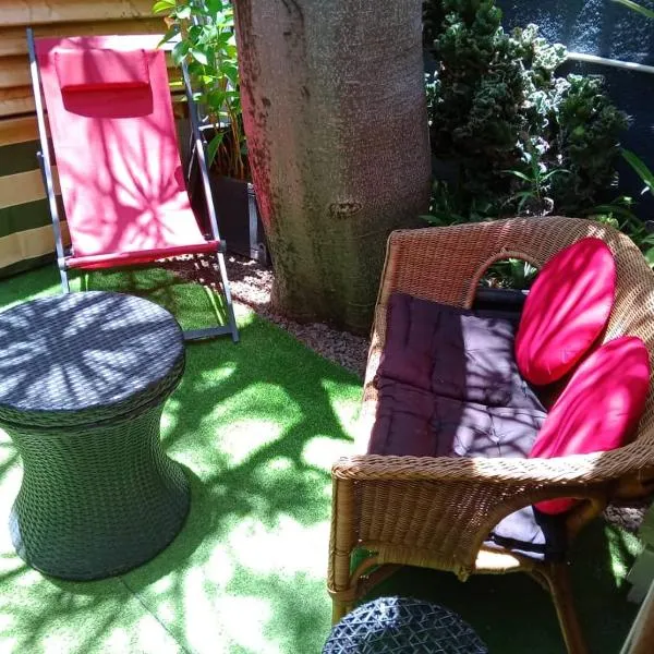 Studio proche lagon Etang-Salé les bains, hotel in Étang-Salé