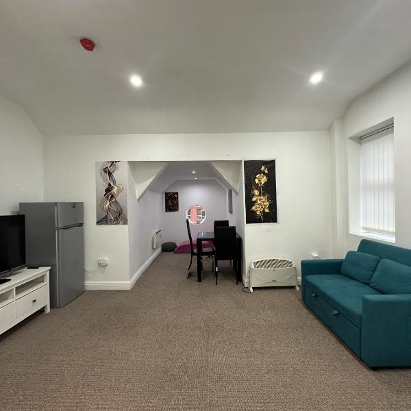 Stunning Birmingham City Center Apartment - Sleeps 4 - Free Parking, Netflix, Prime, Disney, Birmingham