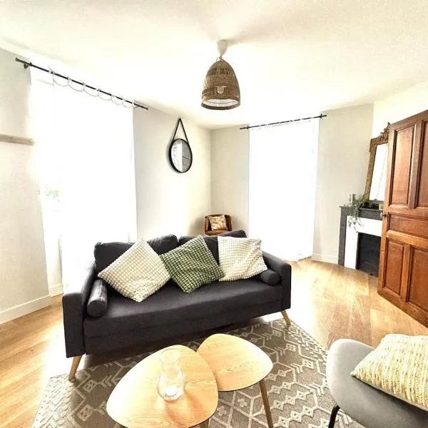 LOustal d Henri 3 chambres, hotel en Luc