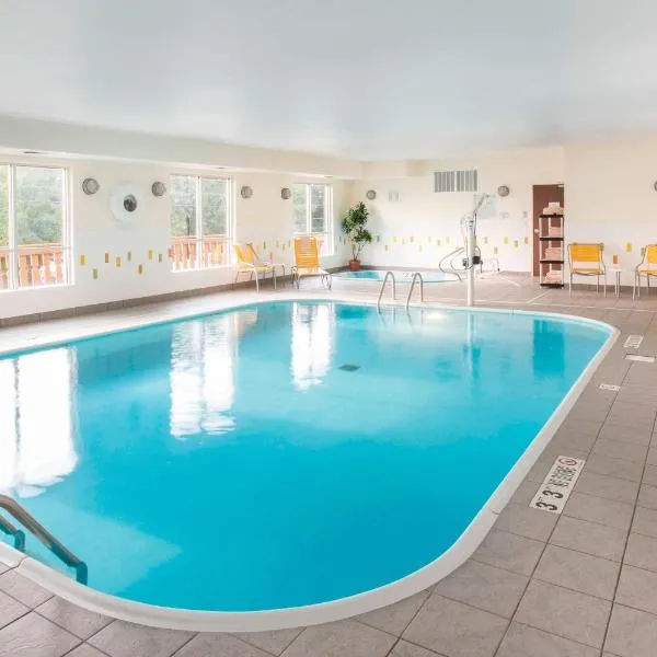 Fairfield Inn & Suites by Marriott Branson, hotel u gradu Brenson