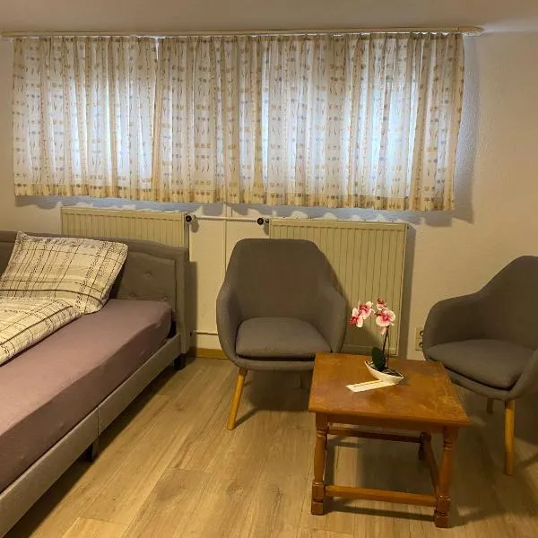 Van Kim 2 - Souterrain Monteurwohnung, hotel in Emden
