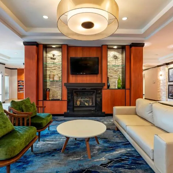 Fairfield Inn & Suites Columbus, hotel in Columbus
