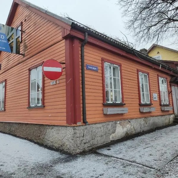 Paide Kesklinna kodumajutus, hotell Paides