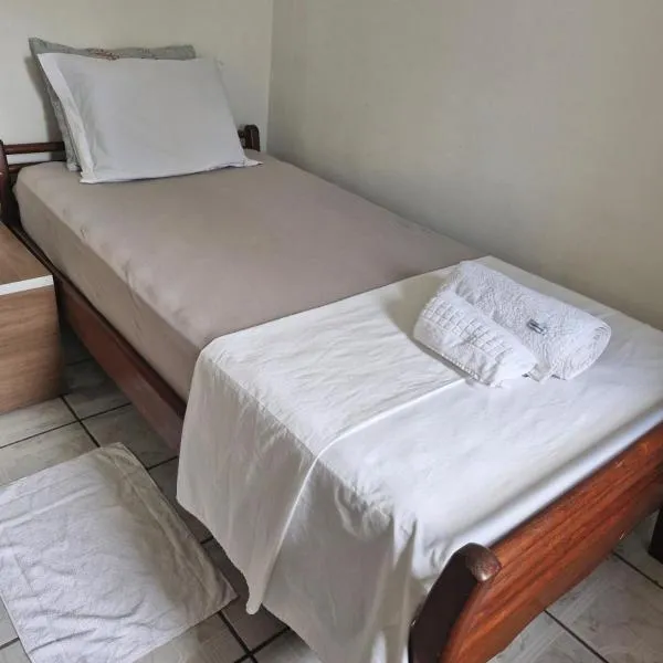 Viesnīca Quarto no Jd Satélite Prático e Arejado prox Dutra e Shoppings pilsētā Sanhosē dus Kampusa