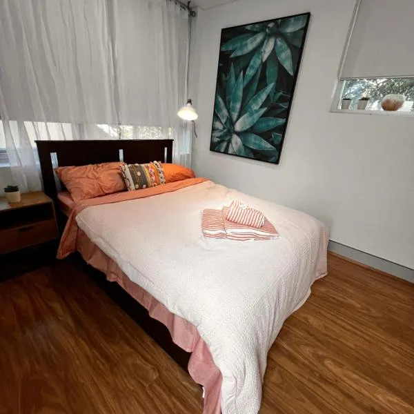 Bondi Stylish Bedroom Close to the Beach, hotel in Sydney