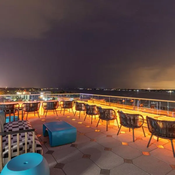 Viesnīca SpringHill Suites by Marriott Bradenton Downtown/Riverfront pilsētā Breidentona