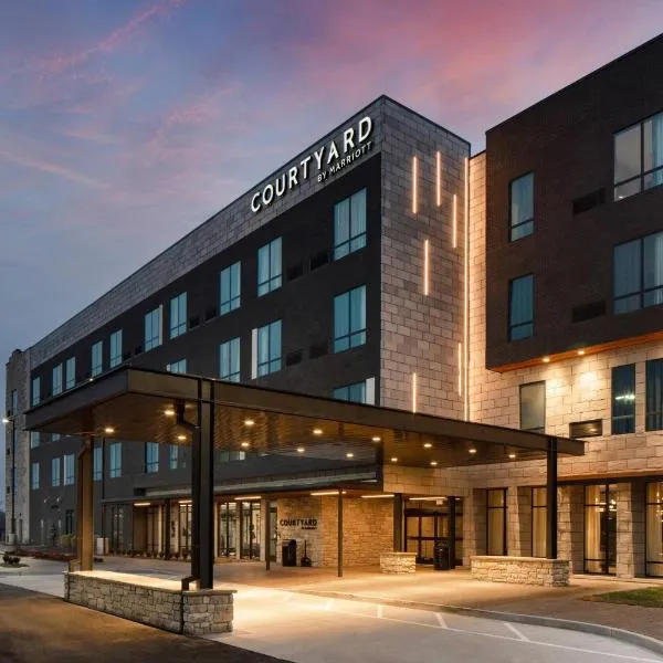 Courtyard by Marriott Jefferson City、ジェファーソンシティのホテル