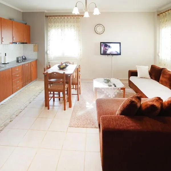 Διαμέρισμα με κήπο στην Χλόη Καστοριάς, hôtel à Kastoria