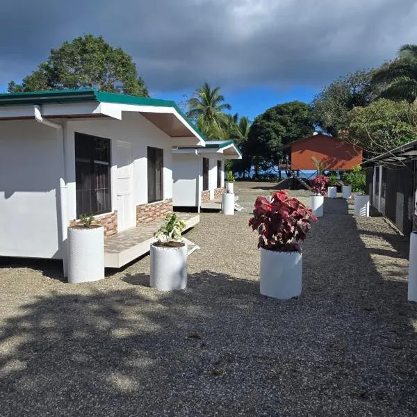 Casa Trogon 2BDRM AC 50M to the Beach, hôtel à Puerto Jiménez