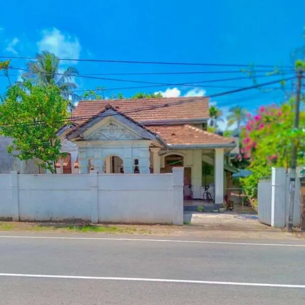 Free House Bentota, hotel in Bentota