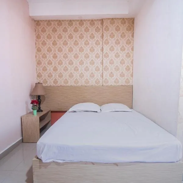 Guest House Tunas Daud near Universitas Kristen Artha Wacana Kupang Mitra RedDoorz, ξενοδοχείο σε Oesapa-besar