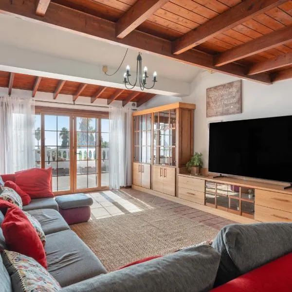 Lola Sunset Place Heated Pool, hotell San Miguel de Abonas