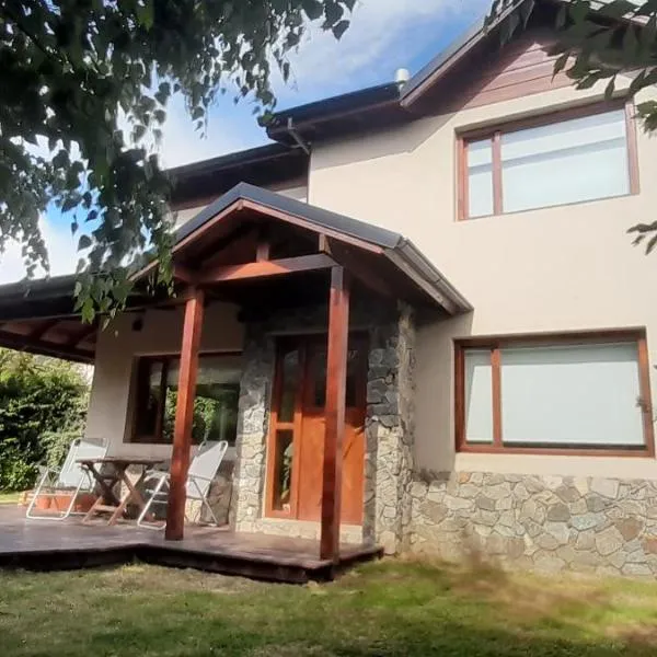 Hostel La llegada, hotel in Lago Puelo