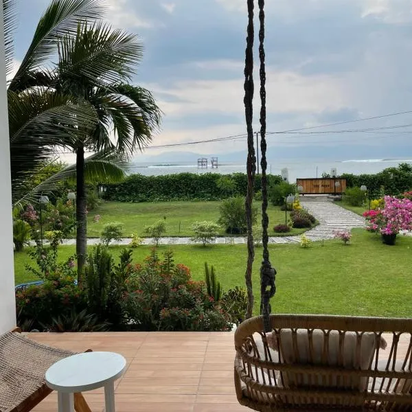 The Peak Surf House, Hotel in Huu