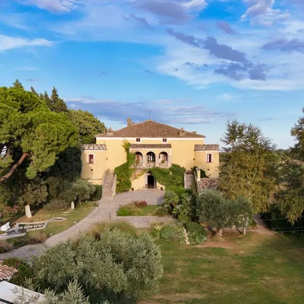 Castello di Serragiumenta, Hotel in Firmo