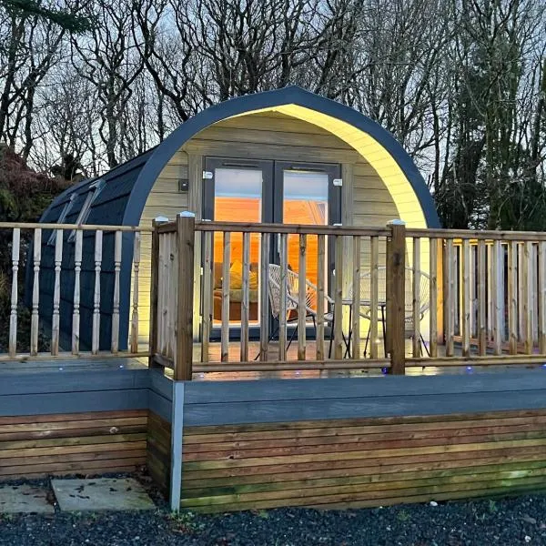 Hidden Hut - Aros View - Tobermory, hotel in Tobermory